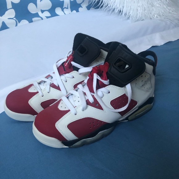 Air Jordan 6 Retro "Carmine" sneakers - Picture 2 of 3